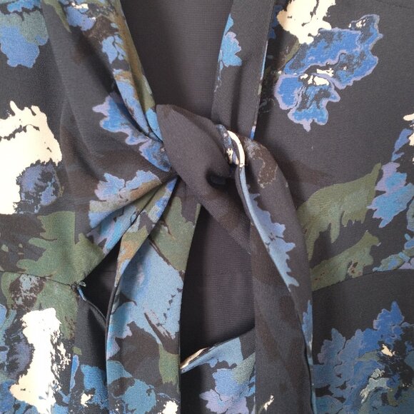 Dress - Picture 4 of 7